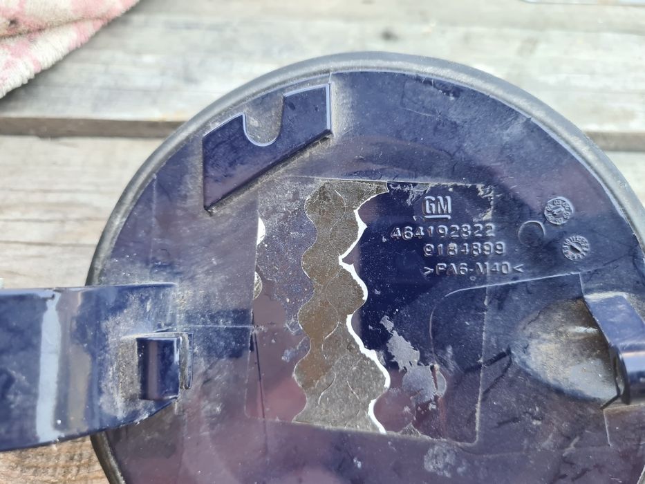 Продам лючок бензобака опель комбо