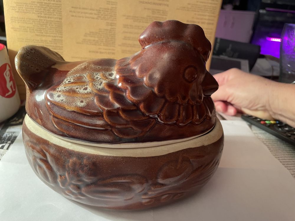 swiateczna kurka ceramiczna na potrawy