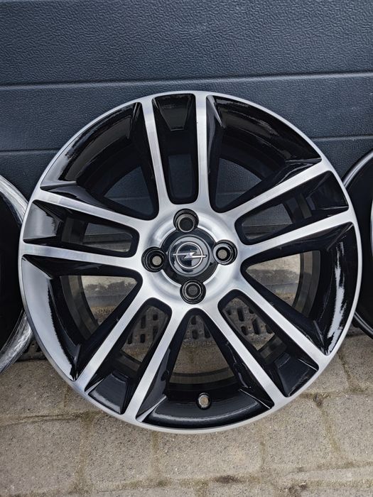 Felgi alu Opel Corsa 4x100 R17 J7 ET44