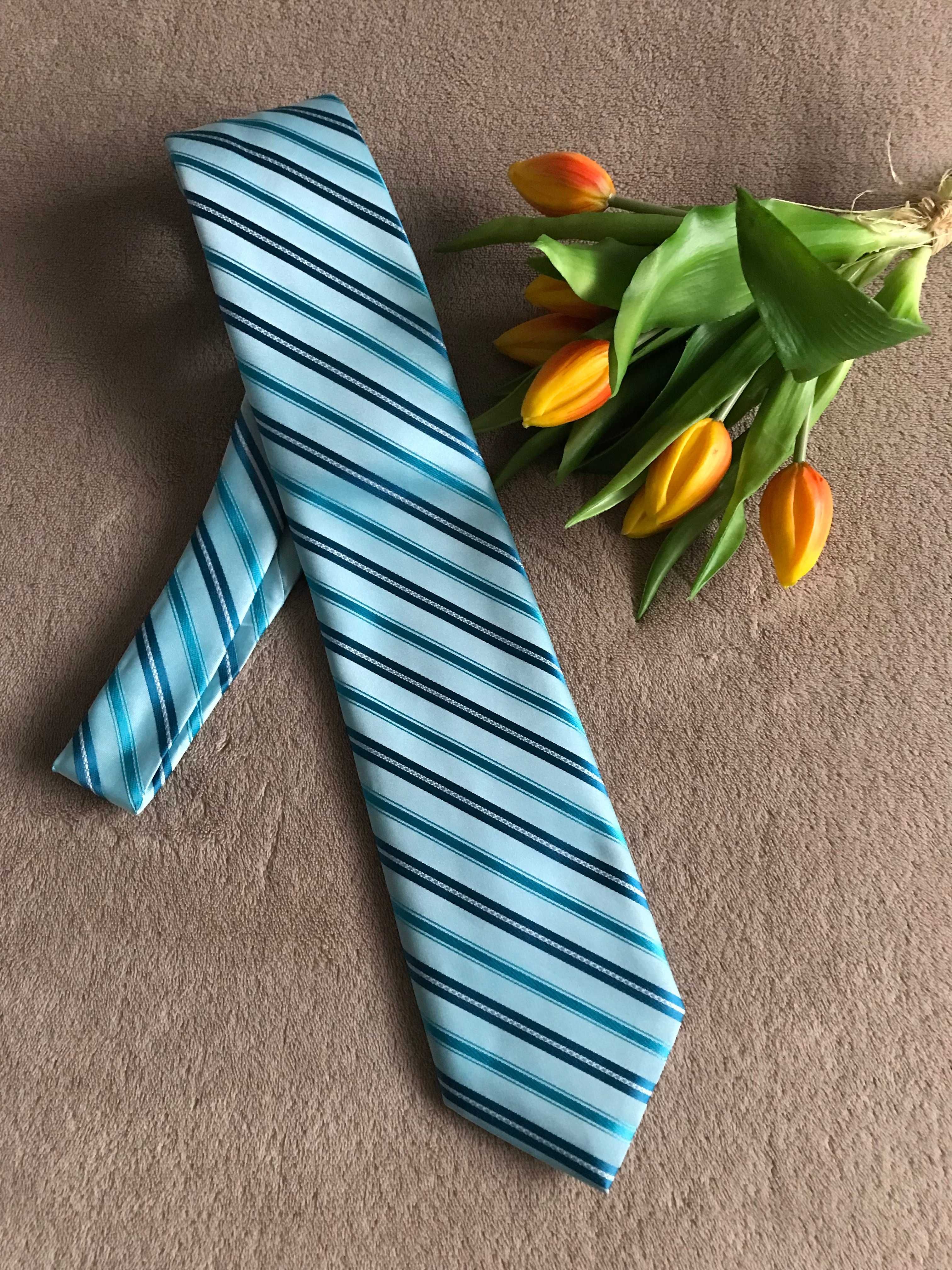 śliczny krawat żakardowy niebieski w paski
