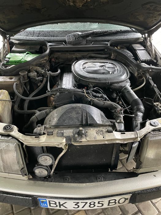 Mercedes-Benz W124 E230