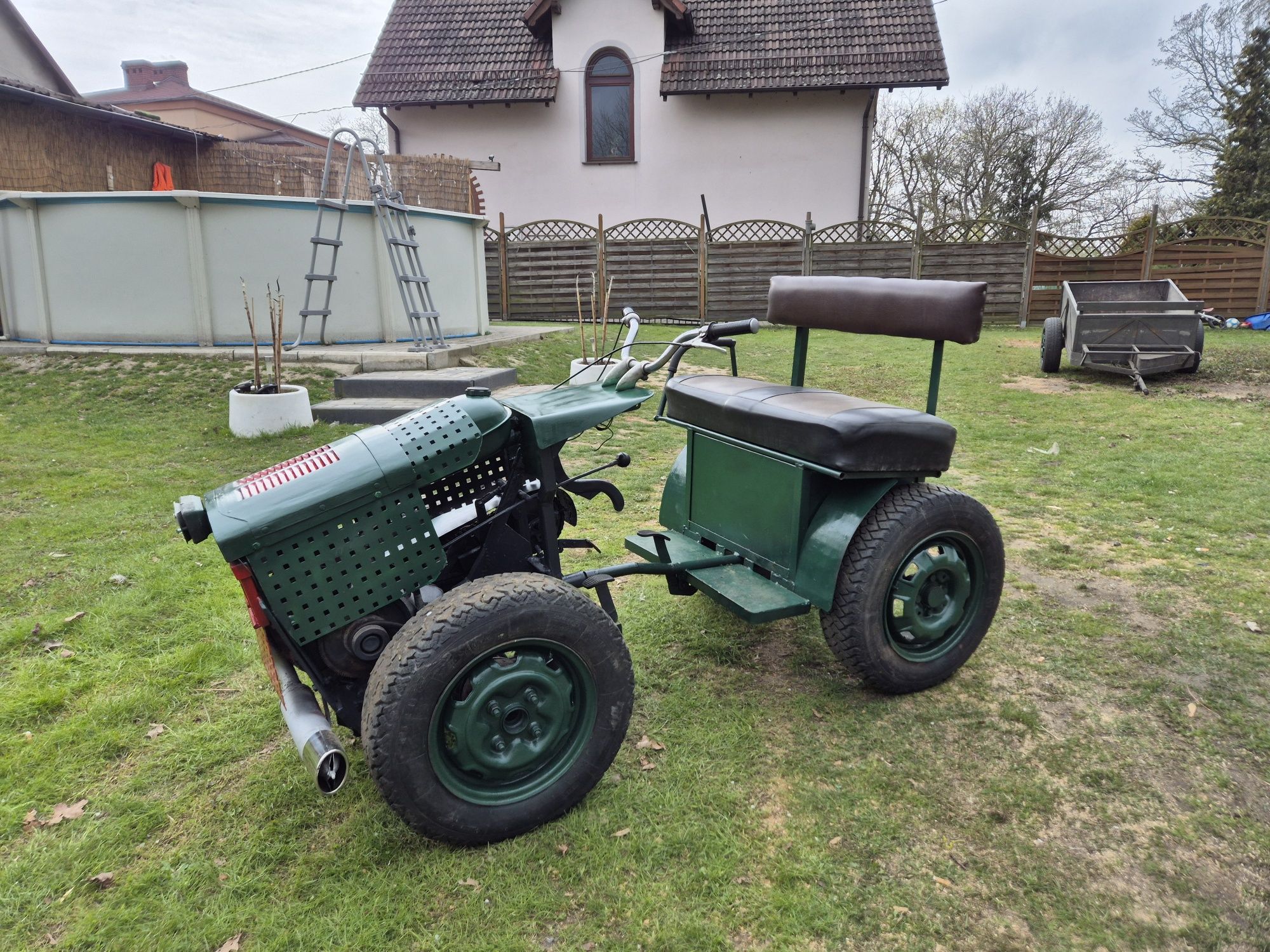 Sprzedam traktorek,dzik,