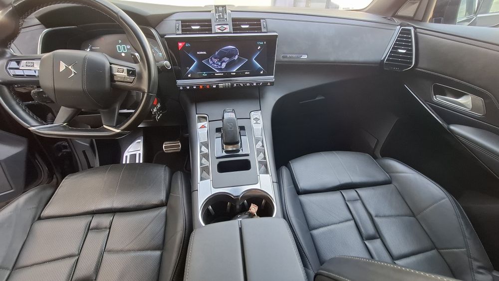 DS7 Crossback E-Tense GrandChic Hybrid