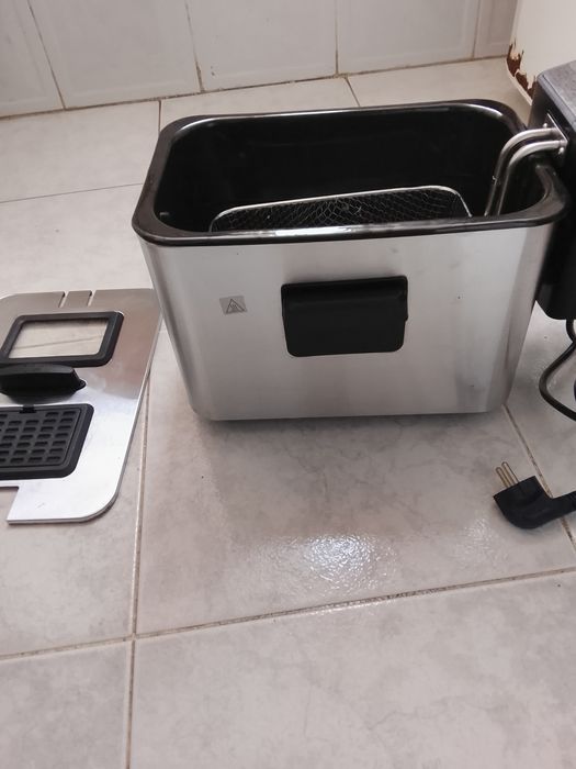 Vendo em bom estado,, fritadeira elétrica valor 50€