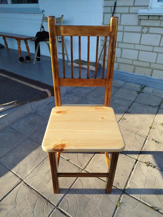 Продам 4 стільчики ручна робота матеріал сосна