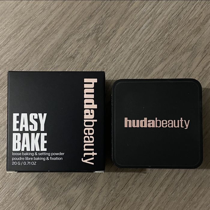 Huda Beauty puder sypki Easy Bake Pound Cake 20g