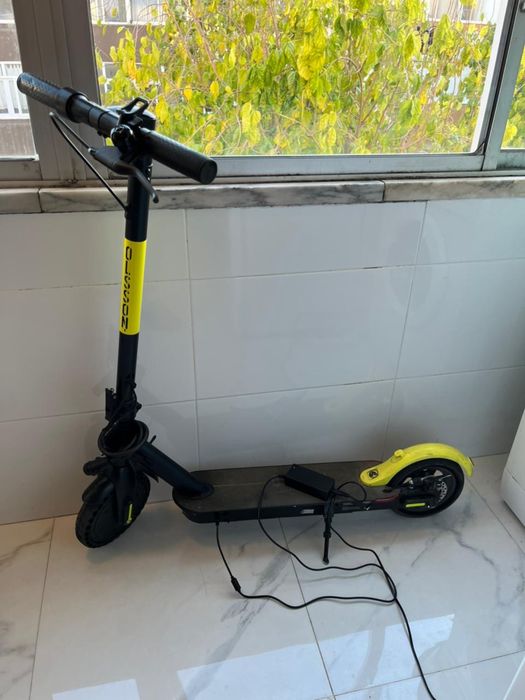 Trotinete usada com poucas marcas de uso, pouco tempo de uso