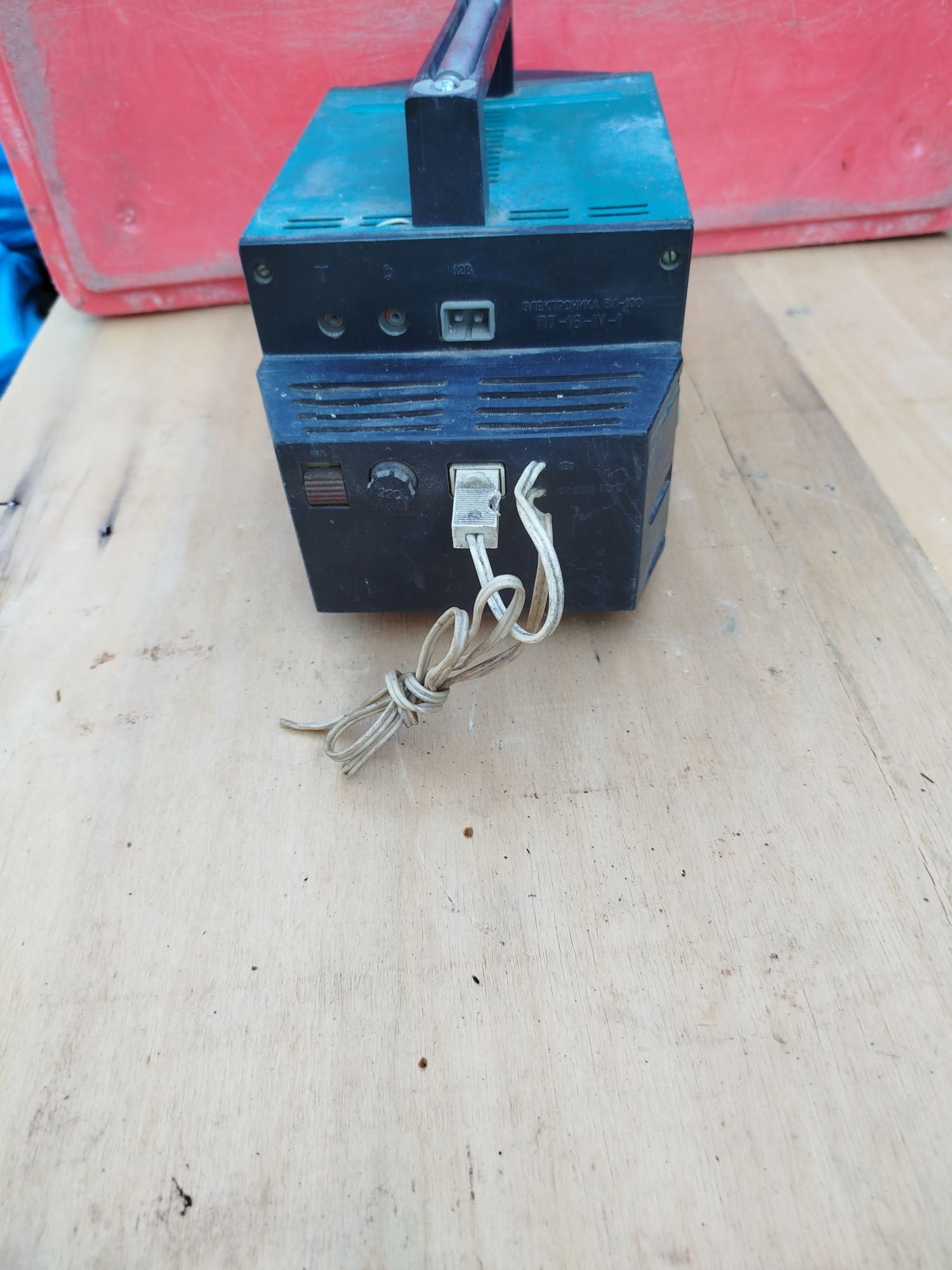 Stary rosyjski mini telewizorek