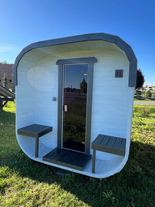 Sauna Ankel 2,4 m z otwartym przedsionkiem.