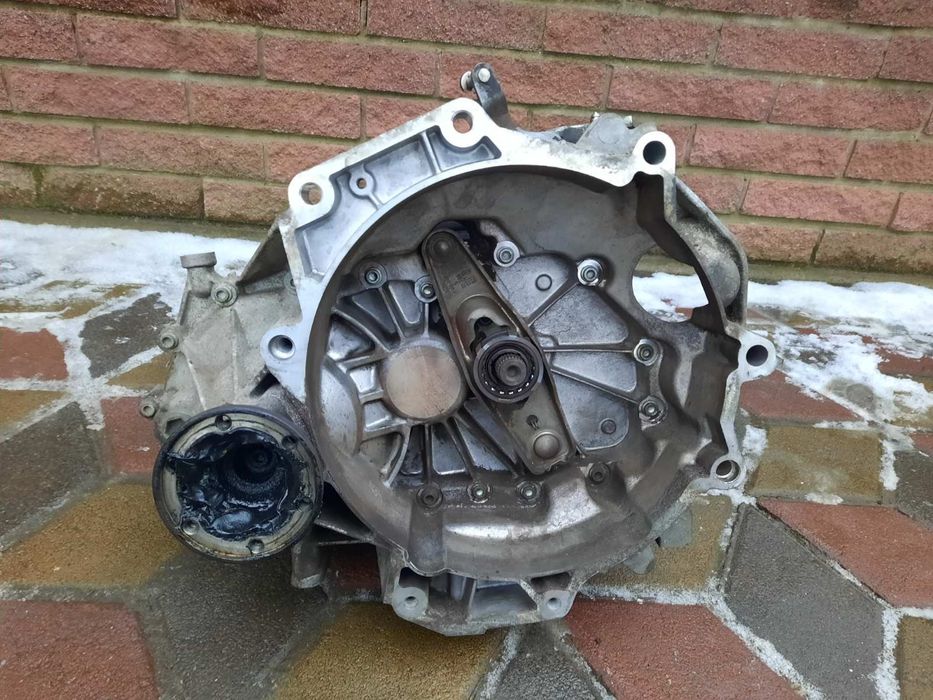 Коробка передач VW Golf 5 Jetta 5 Touran Caddy 1.4 FSI  1.9 TDI Bora