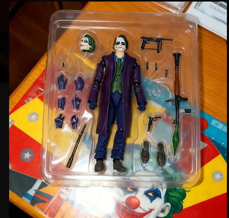 Фігурка джокера  рухома