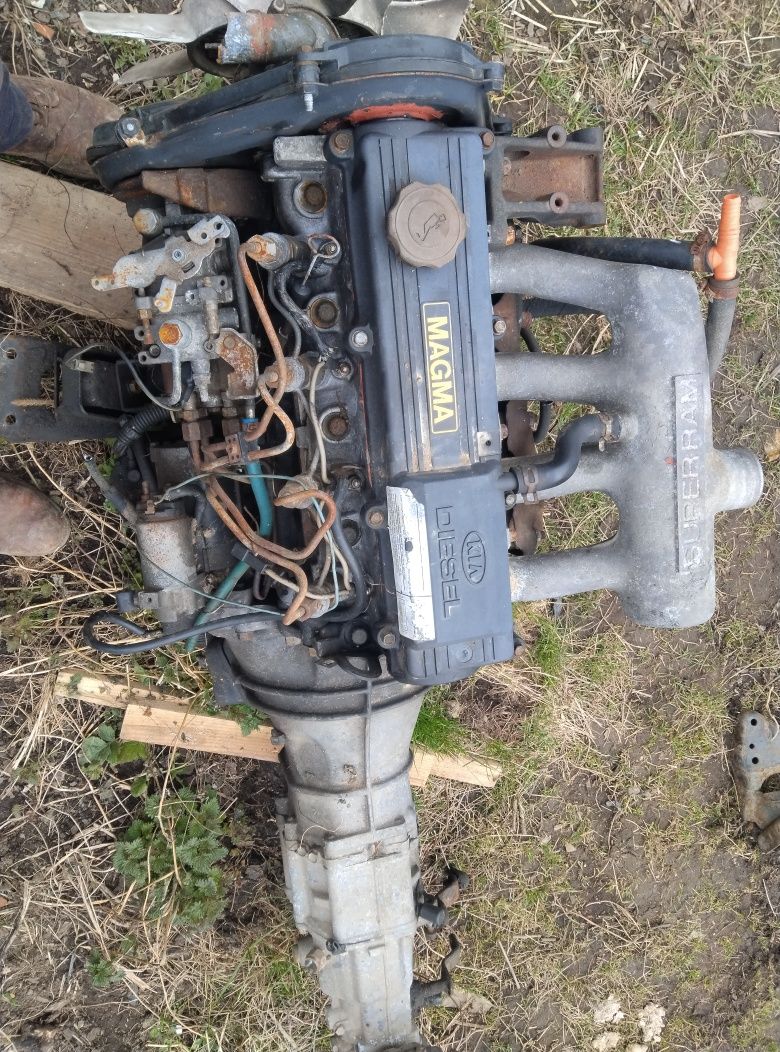 Двигун мотор Kia Besta 2.2d