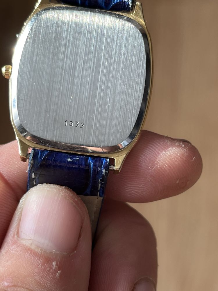 Omega de ville quarz