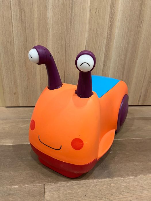 B.TOYS jeździk żuczek BUGGLY WUGGLY