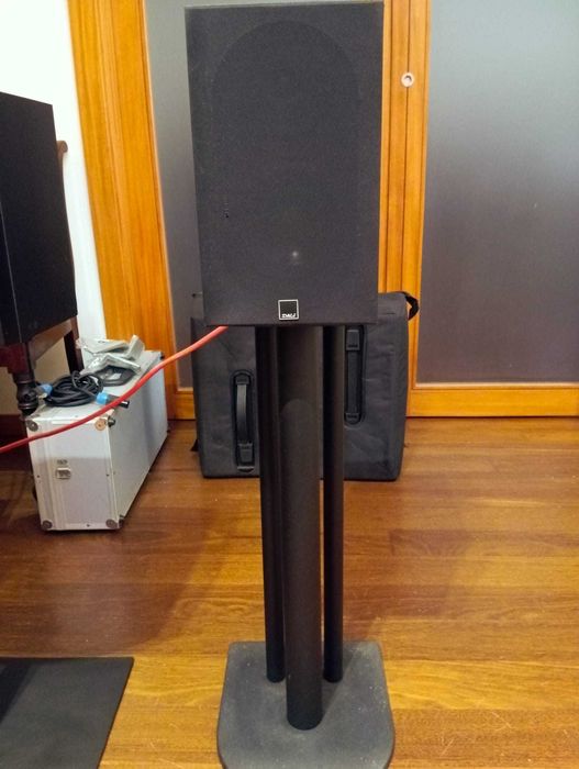 Colunas Dali AXS 1000 c/ Suportes
