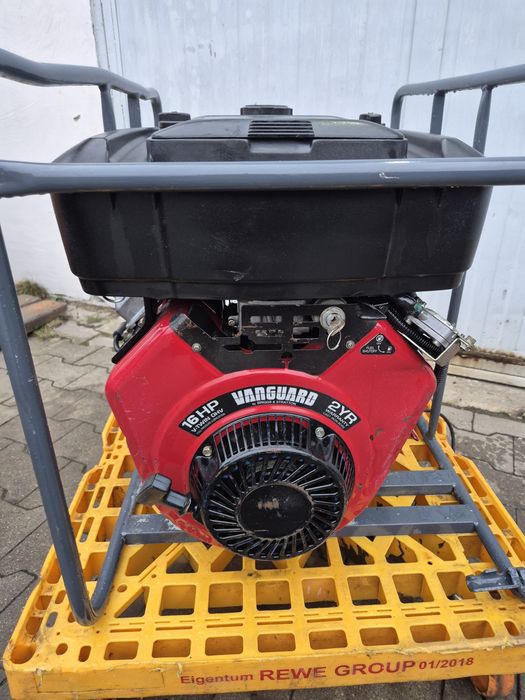 Silnik Vanguard 16Km hp rozrusznik benzyna z niemiec Honda b&s kohler