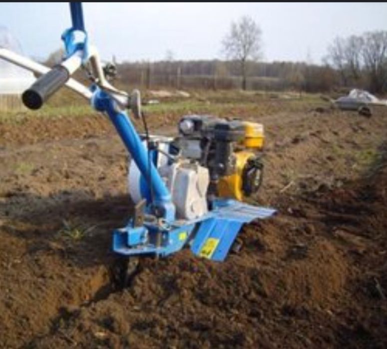 Вспашка земли, вивоз мусора, покос трави.