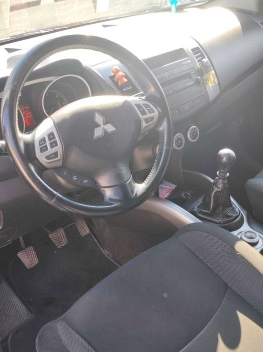 Mitsubishi Outlander 2,0  103 kW- sprzedam