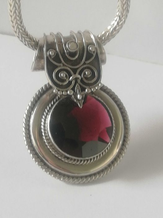 SREBRNY okazały wisior z Peru Oczko w kolorze ciemny burak