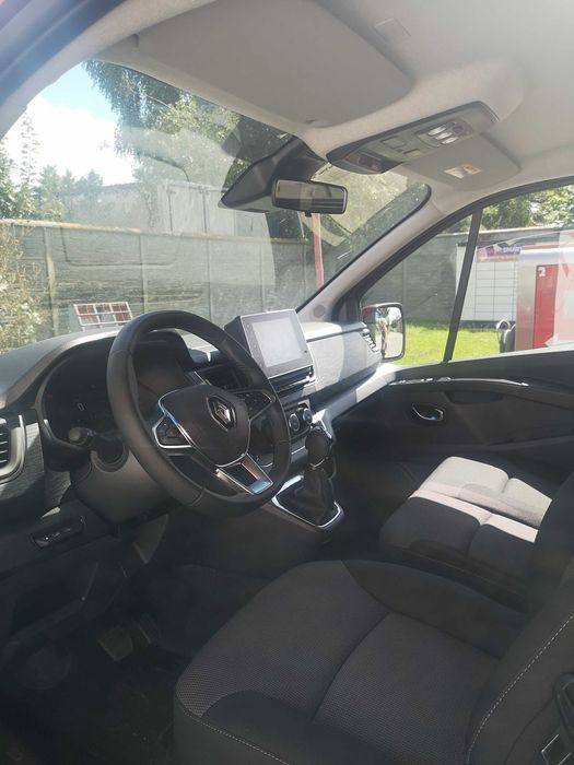 Wynajem busa 9 -osobowy 170KM Automat