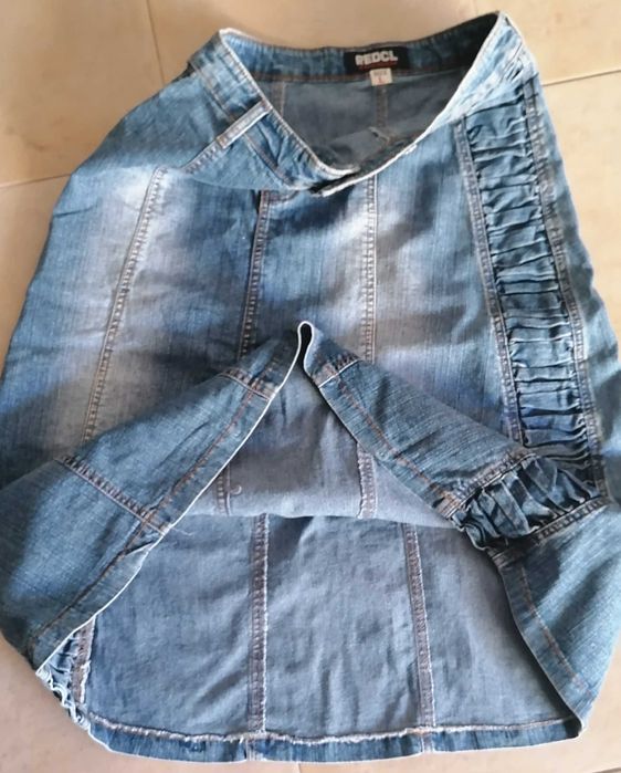 Saia em ganga, por 5€
