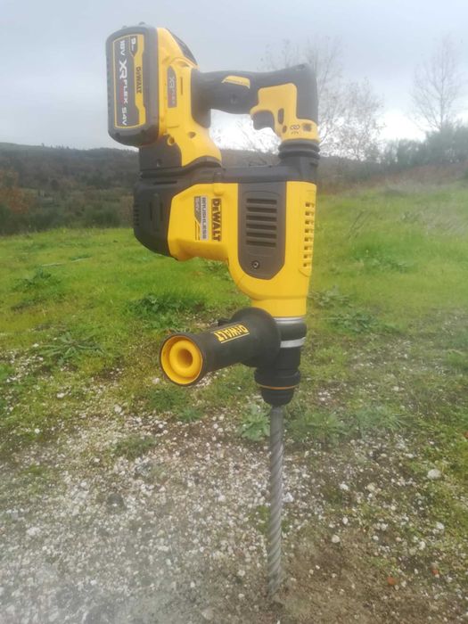 DeWalt martelo combinado, baterias, carregador como novos