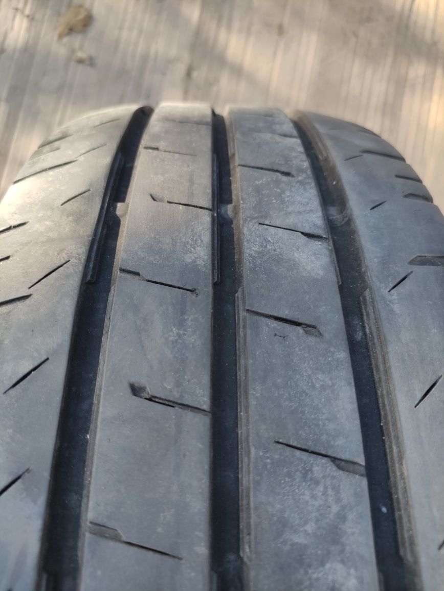 Opona contiVanContact 200 215/60r17C