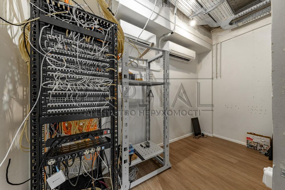 Оренда офісу, вул. Коновальця Євгена, БЦ Хвиля, Печерський р-н