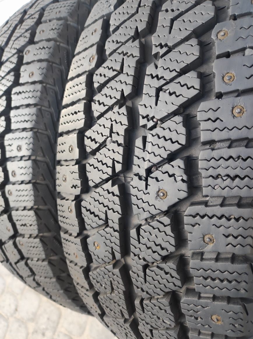 195.60.16c Dwie opony Gislaved Nord Frost Van 9,7mm