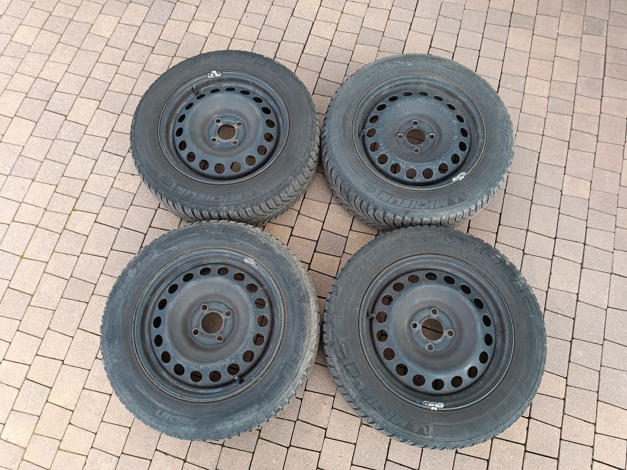 Koła zimowe 4x100 185/65/15 6J ET40 Dacia Renault 6mm 2018r.