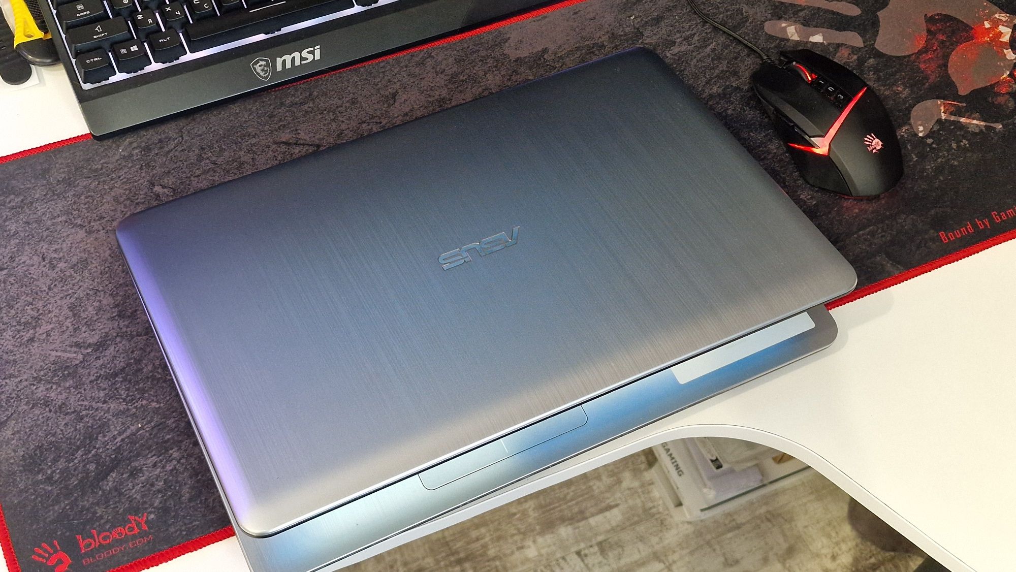 Asus X540 i3-6gen DDR4 SSD