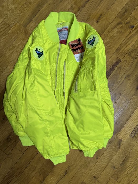 Продам унікальну куртку бомпер