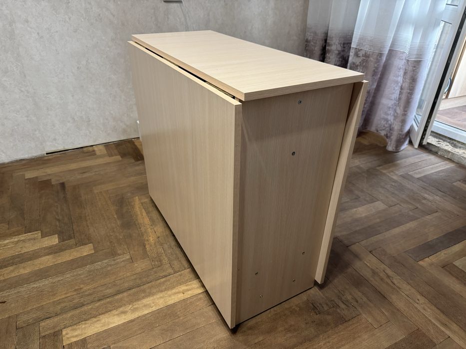 Стіл-книжка з металевими ніжками