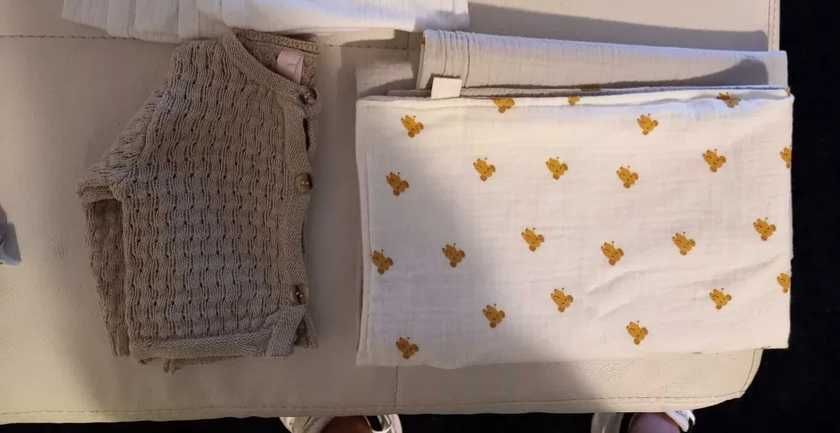 2 bodies, 1 muda fralda impermeável e 1 casaco- bebe envio GRATIS