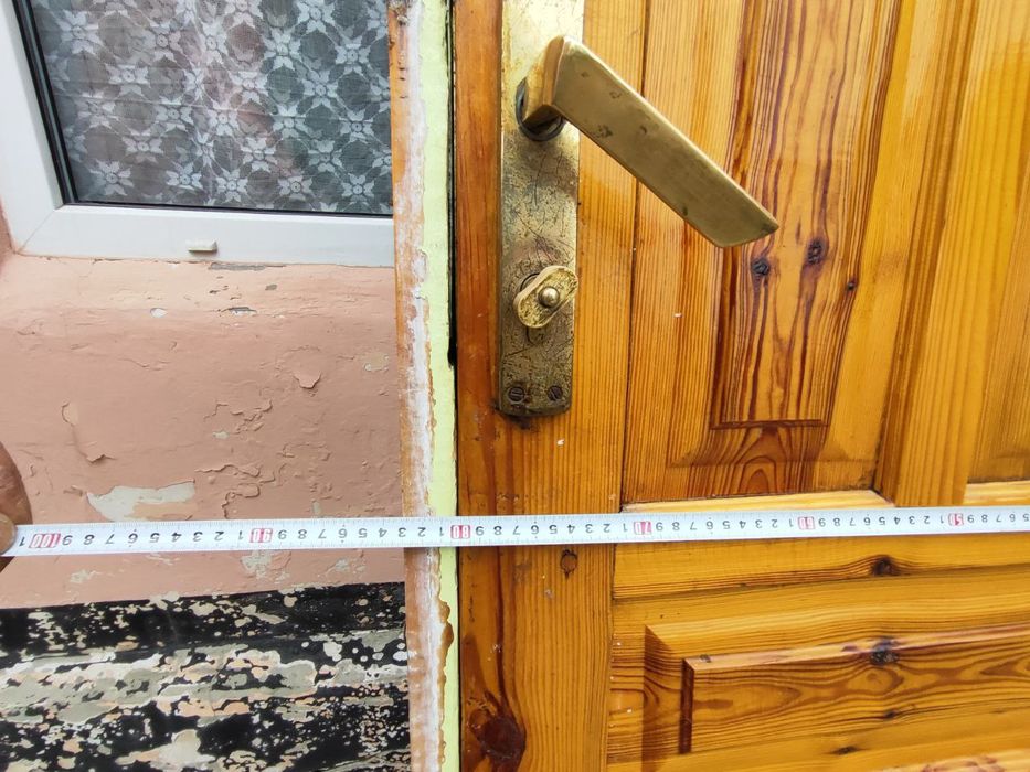 Продам дерев'яні двері