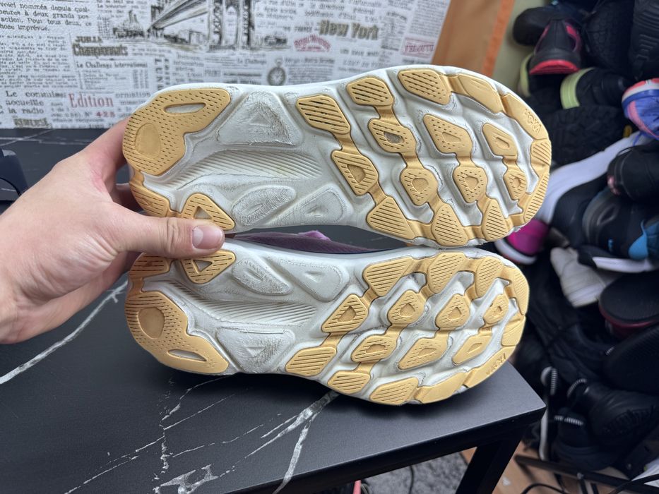 Оригінал Кросівки Hoka One One Clifton 9 / Розмір 42 Взуття