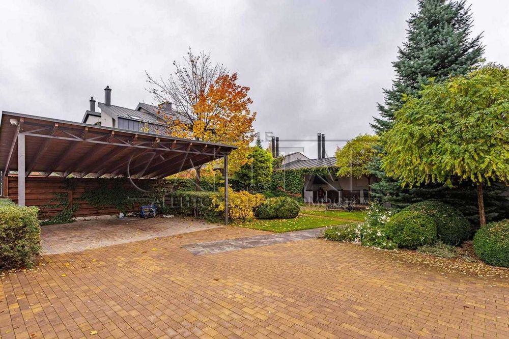 Оренда / Будинок
Київ, Голосіївський район, вул. Лютнева, 58