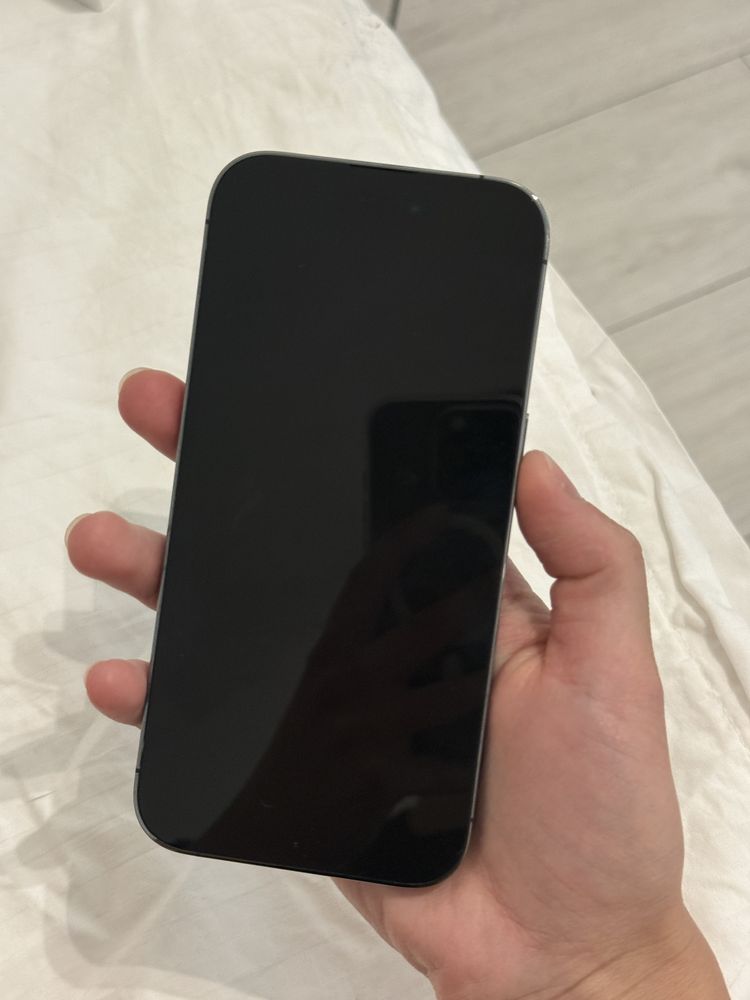 iPhone 14 Pro смартфон