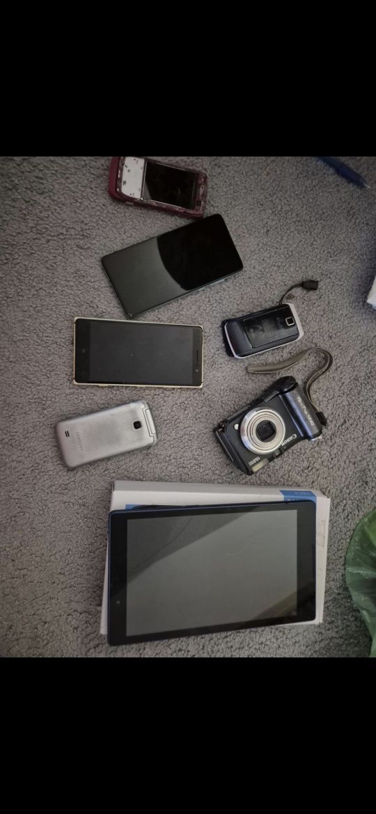 Telefony tablet działające i uszkodzone