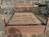 Cama de casal rústica de madeira. #2