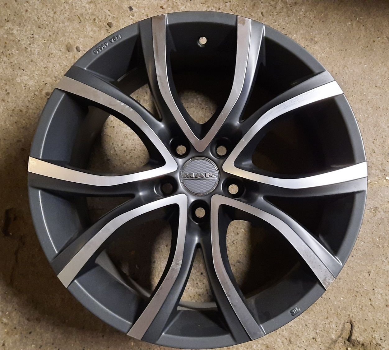 Felga Mak 8Jx18 ET42 5x112