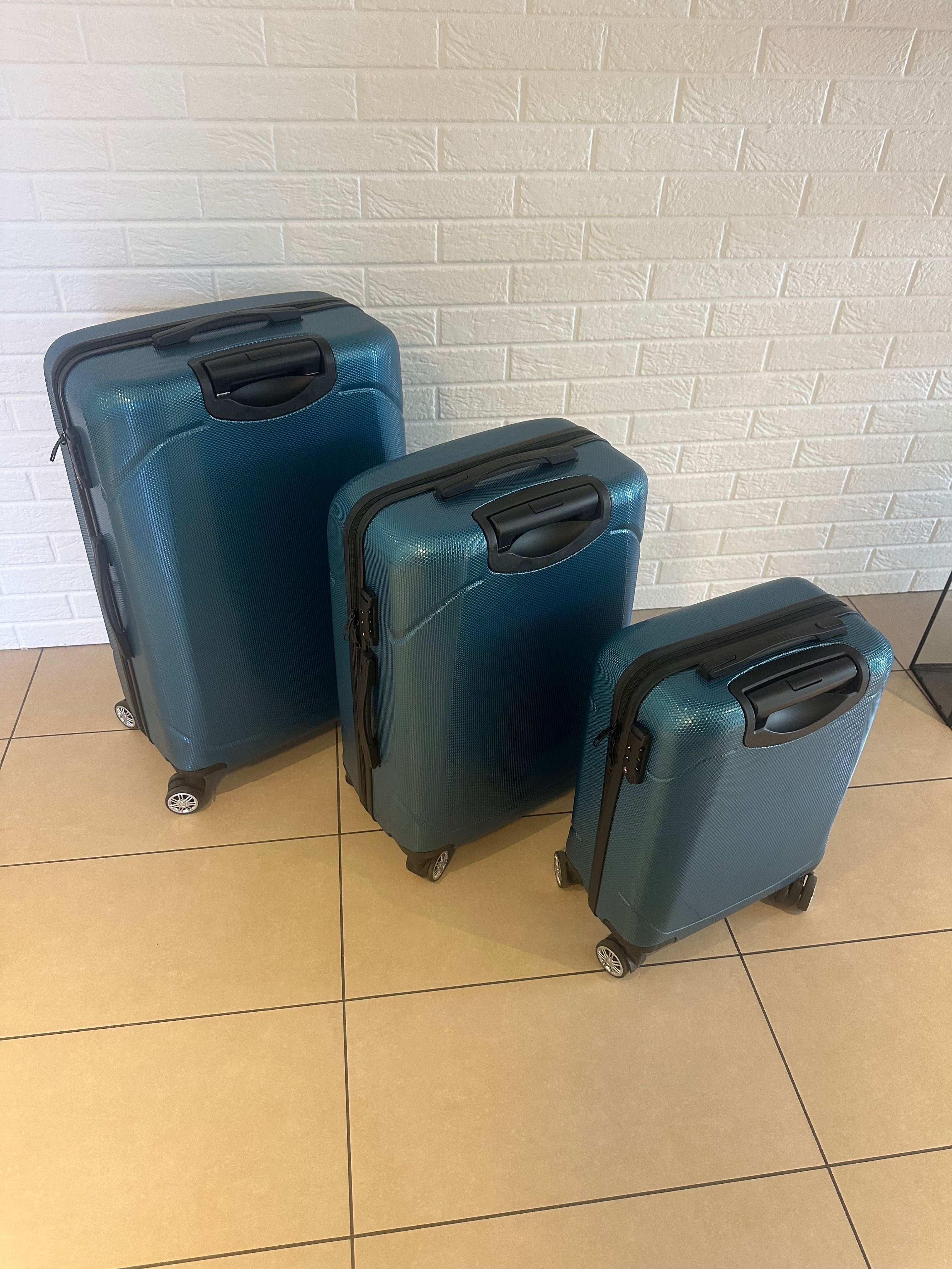 Komplet walizek OCHNIK 19'/24'/28' WALPC-0014-61(W25) na gwarancji