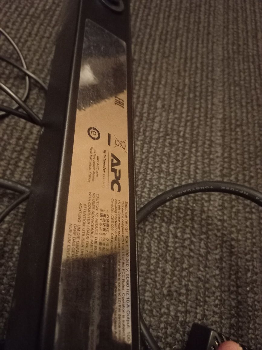 Apc Rack monitor 200 + czujnik.