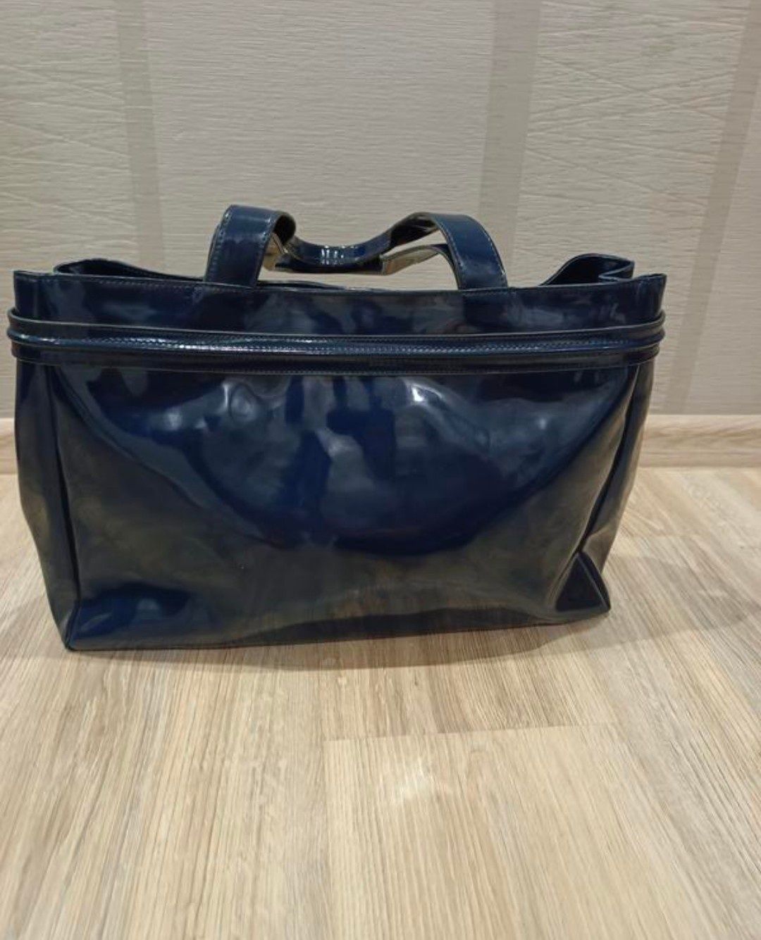 Сумка женская лаковая Giorgio Armani