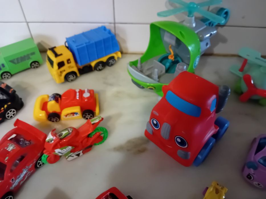 Conjunto de Carrinhos Diversos Criança