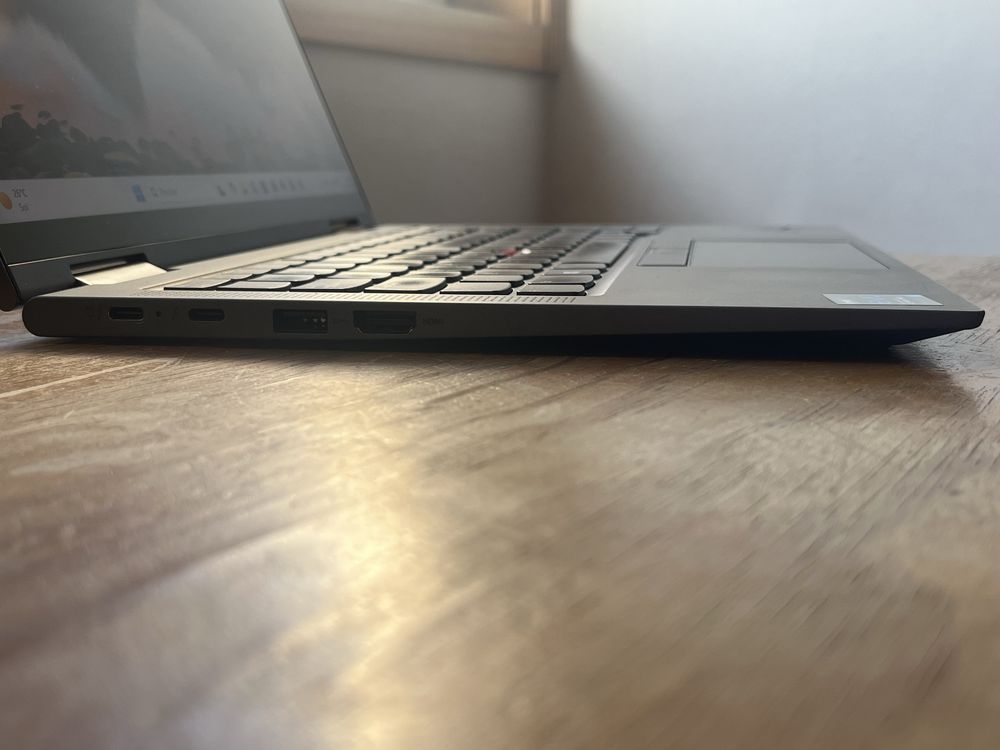 ThinkPad X1 Yoga Gen 6 - i5-1145G7/16GB/256GB SSD/PT-PT/Bateria 100 %
