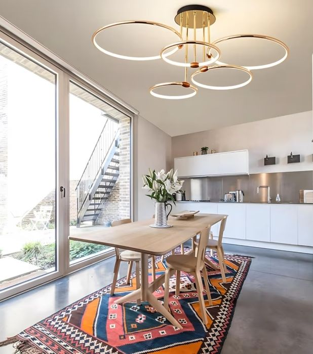 Nowoczesna Lampa Sufitowa LED – Złoty Żyrandol z 5 Pierścieniami