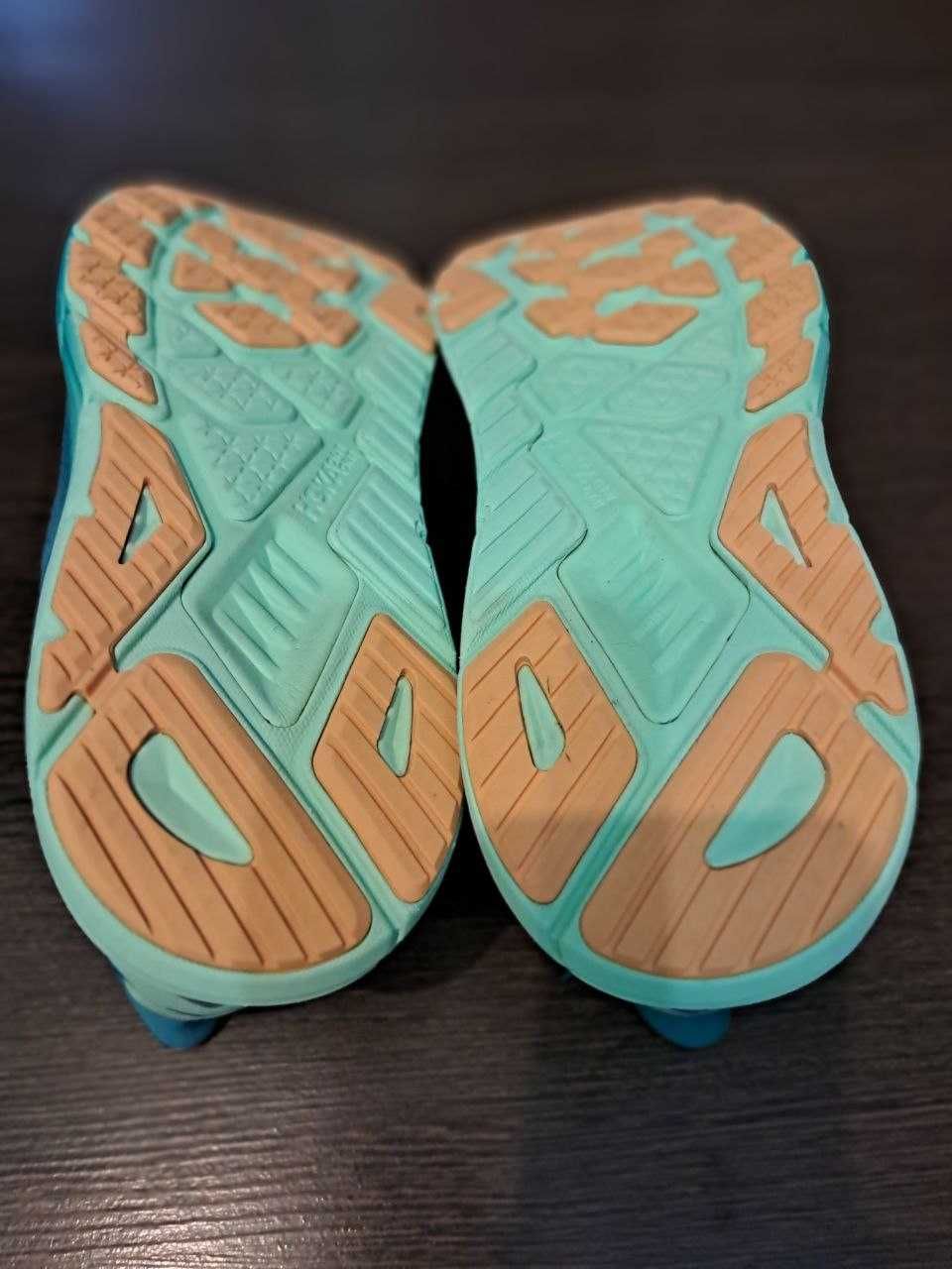 Кросівки Hoka M Arahi 6.  Р 46  2/3. 30см