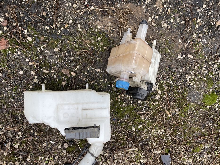 Zbiorniczek spryskiwaczy płynu wyrównawczy uchwyt Ducato Boxer Jumper