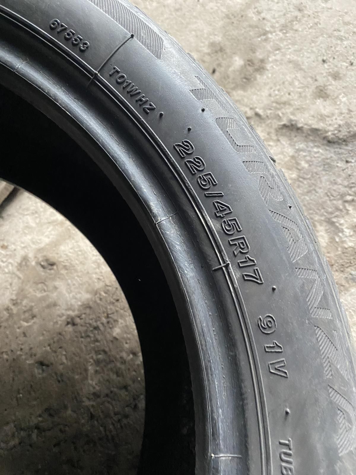 225.45.17 Bridgestone 2шт лето БУ склад шины резина из Европы 45 R17